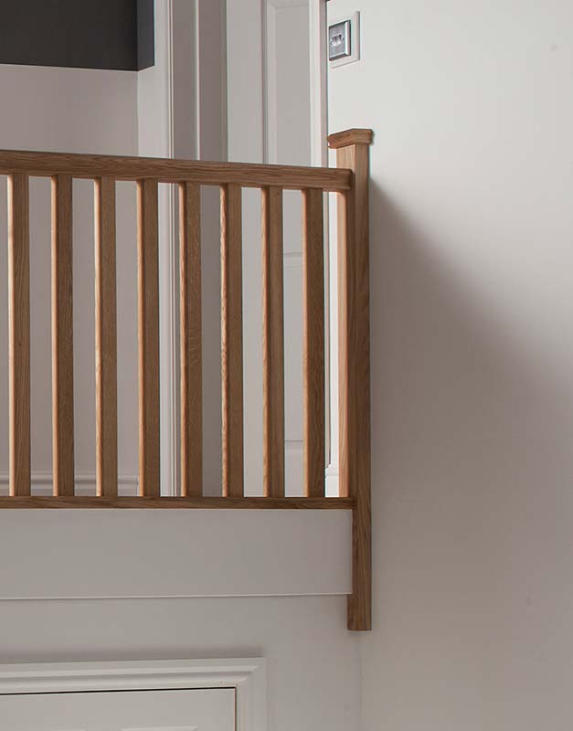 Cheshire Mouldings Benchmark Oak Patrice Newel - Image 4